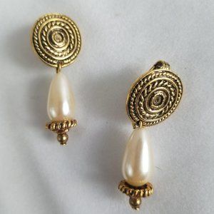 Faux Pearl Drop Vintage Clip On Earrings